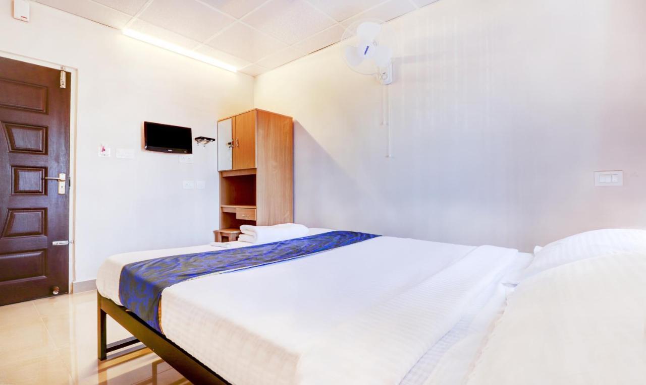 Tri-Star Presidency Cochin Hotel Kochi Exterior foto
